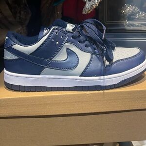 Nike. Men’s size 7. Like new.